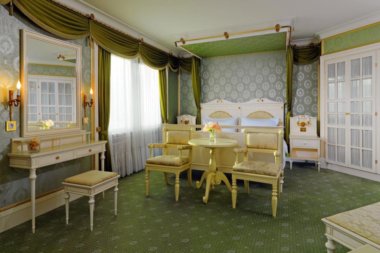Отель The Westin Grand 5*